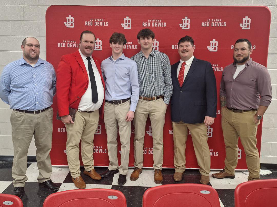 Claywoody__'s tweet photo. #AGTG Extremely blessed to be named Region Offensive MVP as well as Jo Byrns Football Team MVP. 
I’m honored to have spent the past 4 years here with this community and my teammates! @JBHS_Football @Justinr53 https://t.co/RD3HvTPerI