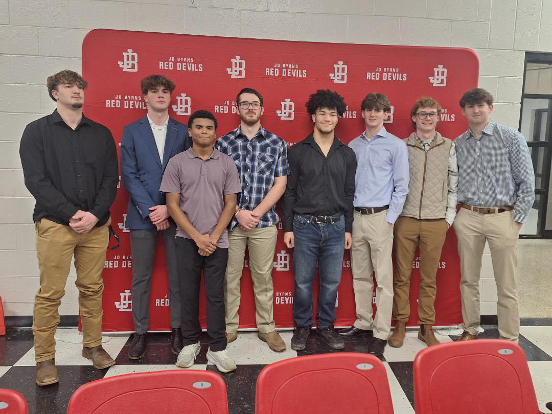 Claywoody__'s tweet photo. #AGTG Extremely blessed to be named Region Offensive MVP as well as Jo Byrns Football Team MVP. 
I’m honored to have spent the past 4 years here with this community and my teammates! @JBHS_Football @Justinr53 https://t.co/RD3HvTPerI