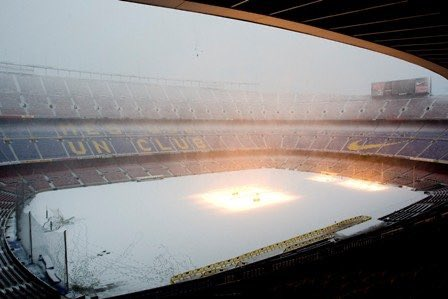 BarcaUniversal's tweet photo. 🚨 DID YOU KNOW: In March 2010, a rare snow storm occurred in Barcelona, turning the Camp Nou white for the first time! ❅⛄️ https://t.co/mBbvZN2fAk
