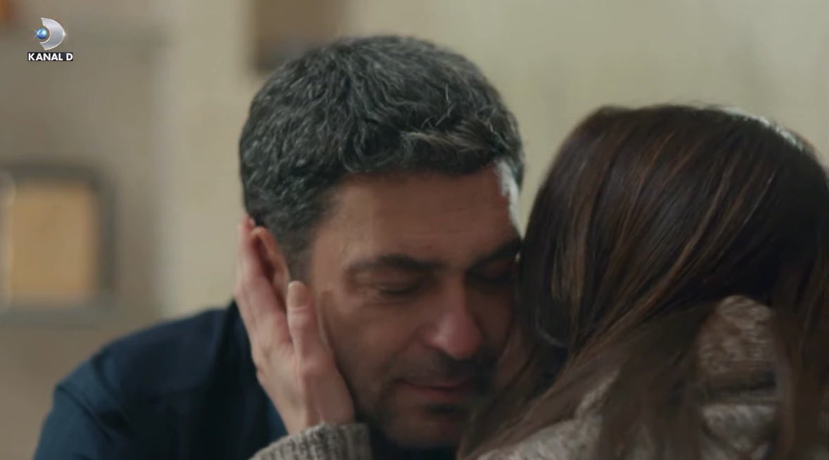 Sayın yetkililer bize RTÜK KANAL YAPIM kaynaklı düşünmemizi beklemeyin artık dün yine gördük ki bu yasak sadece OZAN AKBABA ve SİNEM ÜNSAL'a gelmiş kanıtlanmış oldu Bu yasağı getiren kişi/ler o kadar aciz o kadar zavallı duruyor ki bi kendilerine dışarıdan bakabilseler Normalde