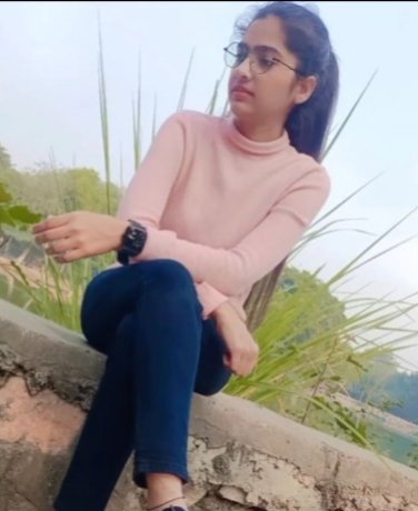 बहुत दिनों बाद twittr पर 
 सभी को राम राम 🙏 

तेरी यादों  में मै खुद को लाना चाहती हूं
*मै खुद को तेरी बताना चाहती हूं!!*

और तू गुम है ना जाने किस दुनिया में
*मै तुझे अपनी दुनिया बनाना चाहती हूं!!*
Seema Meena