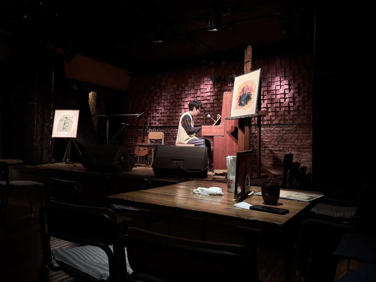 昨夜、TOKUZOにて
露-arawa-リリースイベントが始まりました

ゲスト畑下マユちゃんの歌、久々に聞いた　本当に好き
小さく小さく震えて、何度も故郷や子供の私に帰された

哲夫くんは、喜びが伝わるライブだったなぁ　私もノリノリで聴いてしまった！
ようやく始まったね

2/21  岐阜で待っています！