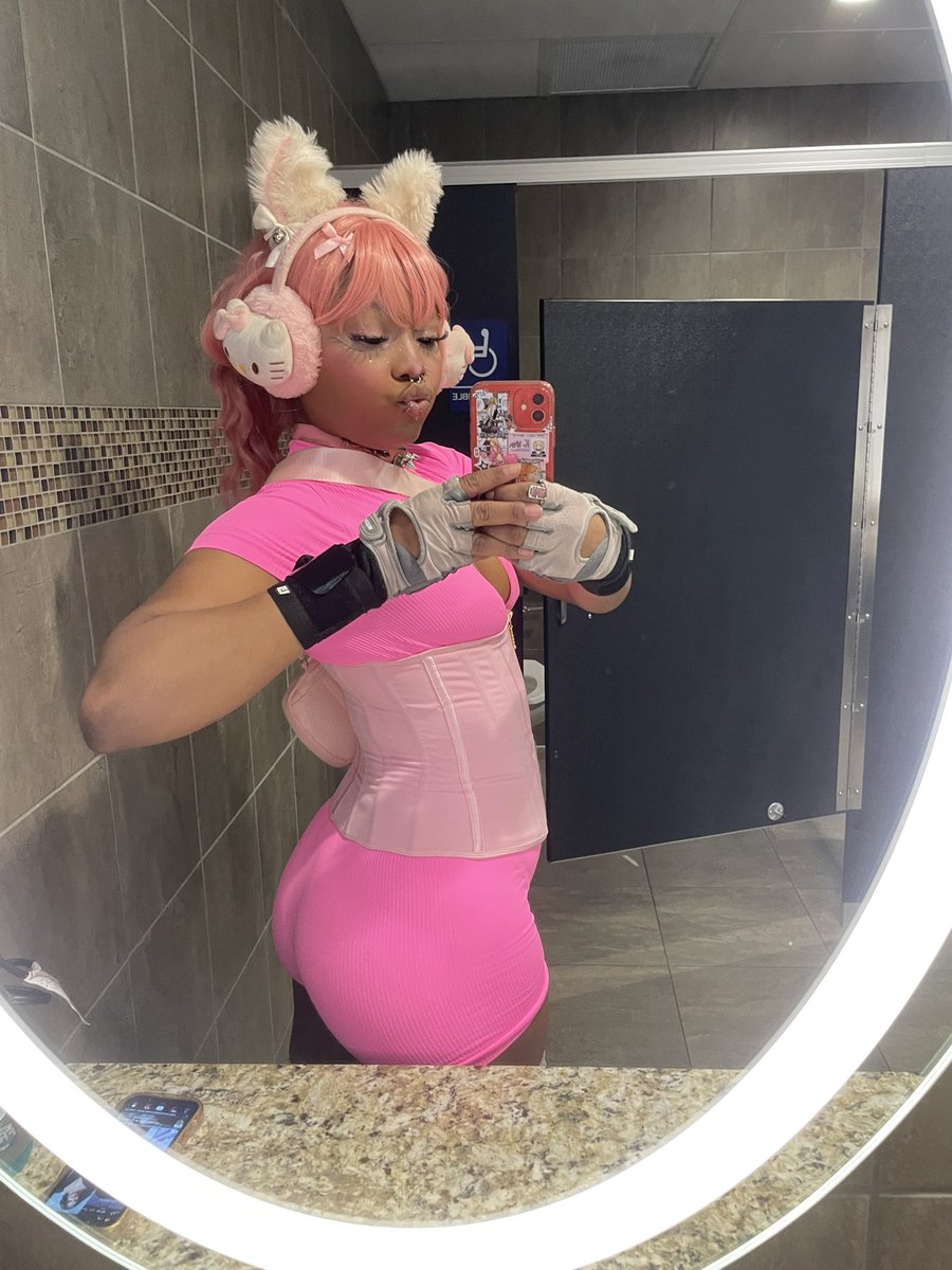 GoddessBaezy tweet media