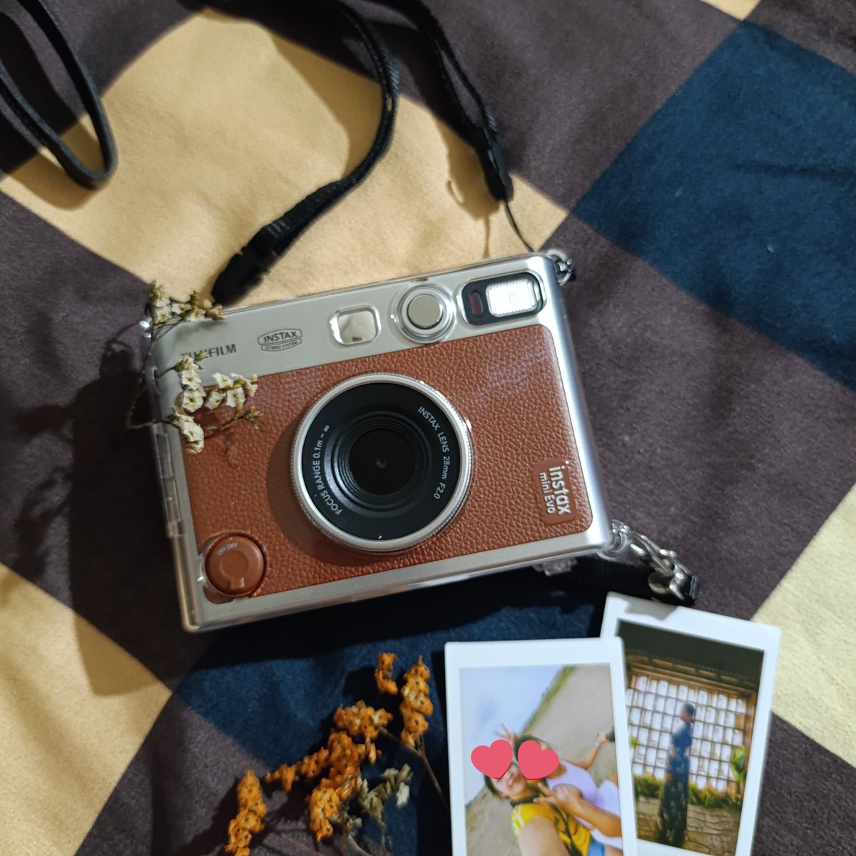 Updated ‼️

🖨️ instax polaroid printing service

1-3 pcs P65 per film
4-9 pcs P55 per film
10pcs and above P50 per film

— can print any photo, no minimum, 
can do rush, no pf
loc: quezon prov
dm to order 🫶🏻

# customized fujifilm mini evo instax film polaroid real authentic