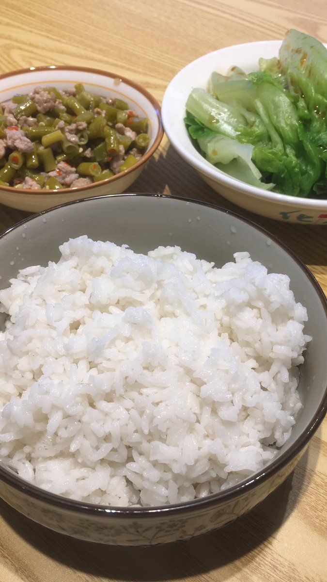 winfly11's tweet photo. 粗茶淡饭一餐 https://t.co/pLFvsBOUWH