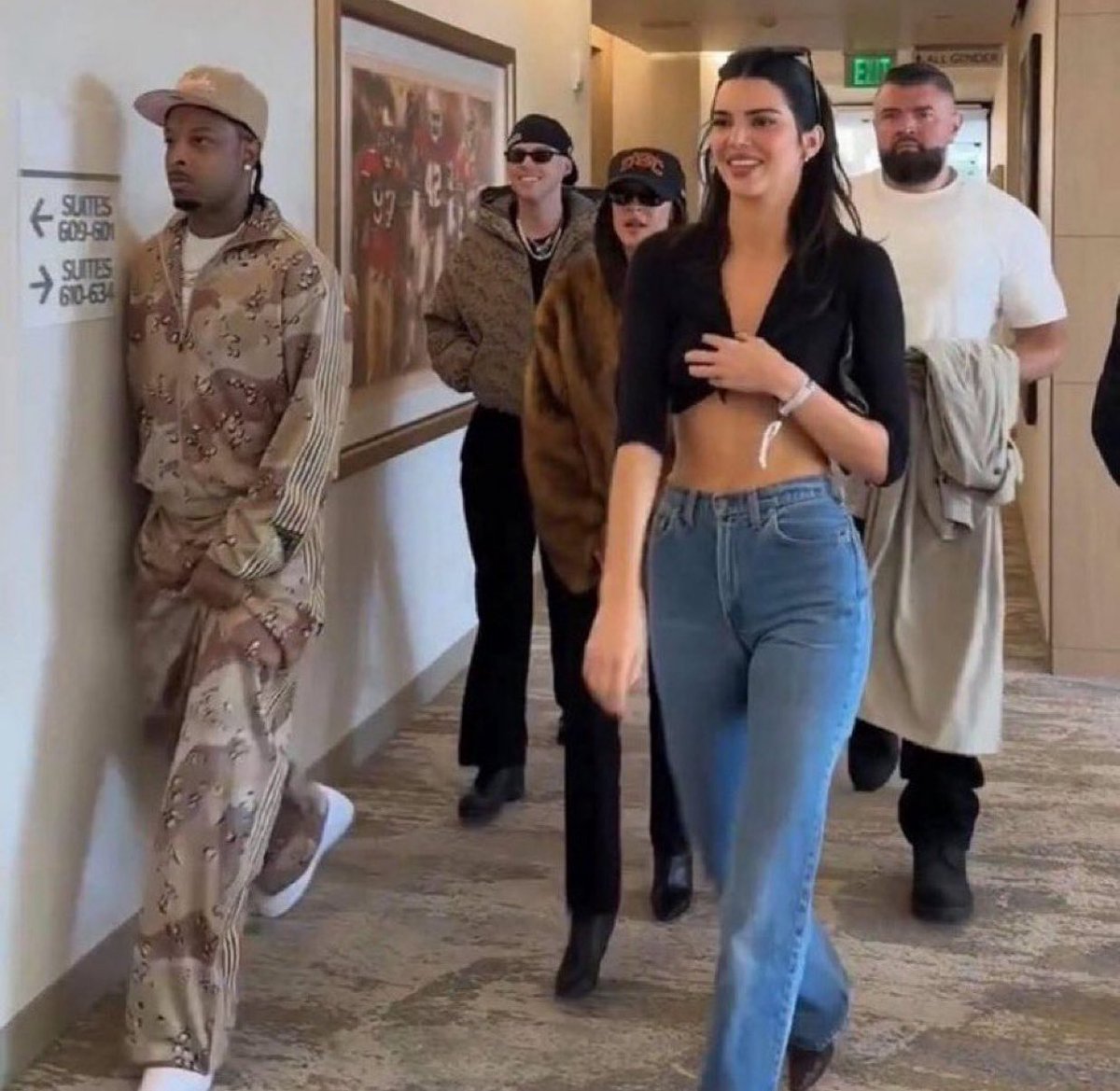 exactly how i expect my man to be around other girls