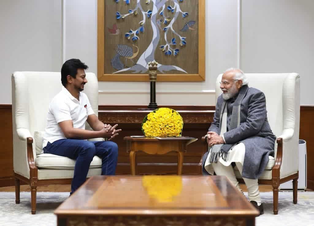 ysj_again's tweet photo. @JSPWestGodavari @ysjagan @JanaSenaParty @PawanKalyan No wonder that poisonous joker can’t even become an MLA on his own 😂😂😂😂. 

Will this idiotic followers join this dot too ??? 😂 https://t.co/XV3iXBbl2R