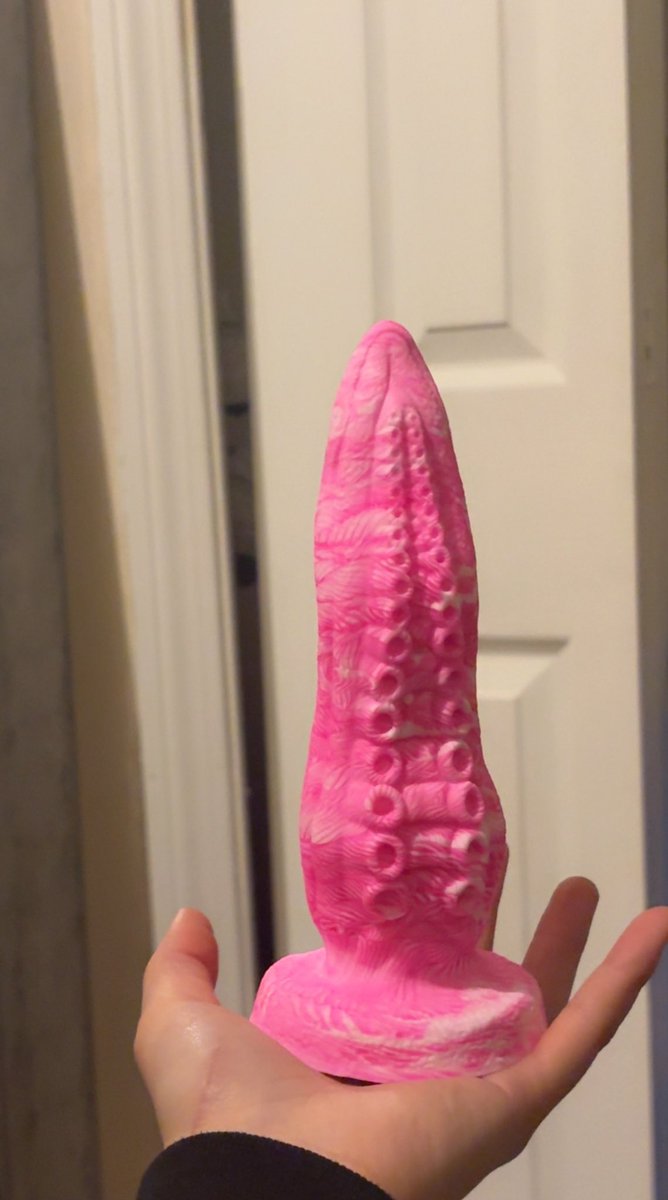 ⪩. .⪨ tweet media