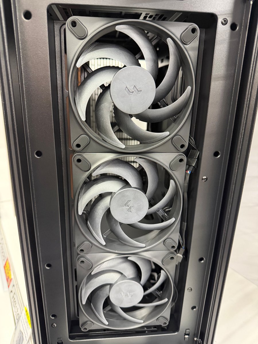 6F】PCケースFAN紹介📡 Fractal Design Momentum12・14 回転速度350