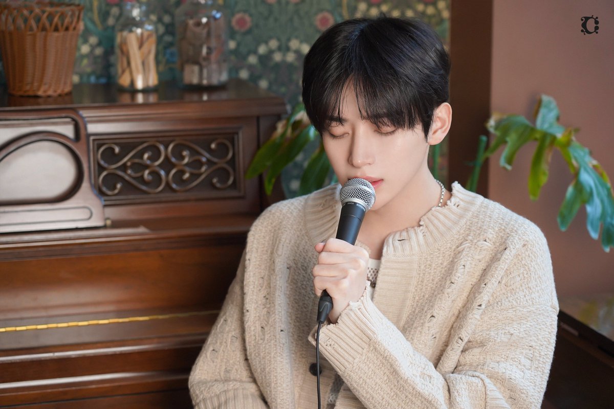 [#CHAL_KAK]
정모 '0+0' Cover 촬영 현장 비하인드
⠀
지금 바로 CRAVITY 공식 Berriz 커뮤니티에서 만나보세요🌟
⠀
▶ berriz.in/ko/cravity/med…
⠀
#CRAVITY #크래비티
#정모 #JUNGMO