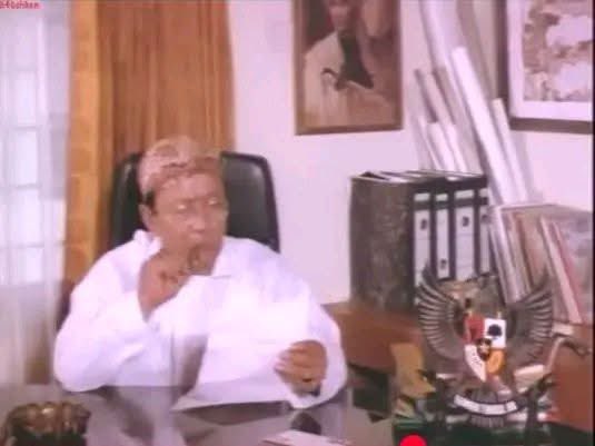 Bapak yang Terhormat,

Kalau Bapak masih menghendaki saya untuk terus Trading, saya minta agar Bapak segera mengirimkan dana untuk langganan Bloomberg terminal. 

Yang trading di sini, semuanya pakai langganan Bloomberg. 
Cuma saya yang gak punya, dan sudah bosan tarik tarik