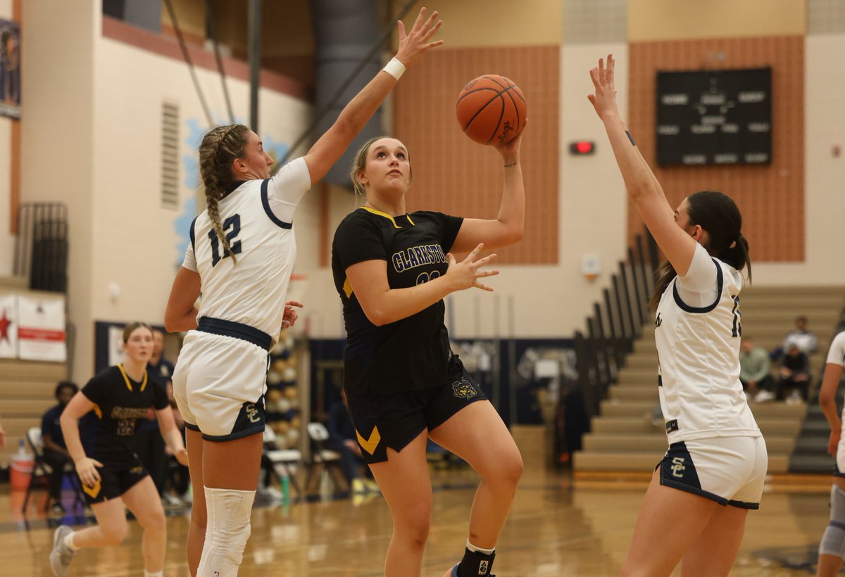 MIPrepZone's tweet photo. GIRLS HOOPS: A 25-point night from Elli Robak and @ClarkstonGBB won Friday's matchup, but @JadelynnFreeman was the standout for @StoneyCreekwbb when the two teams vying for the OAA Red battled on Monday in Rochester Hills, writes @BryanEversonOP >> https://t.co/1ds7eqRtjW https://t.co/hij3xvtdeW