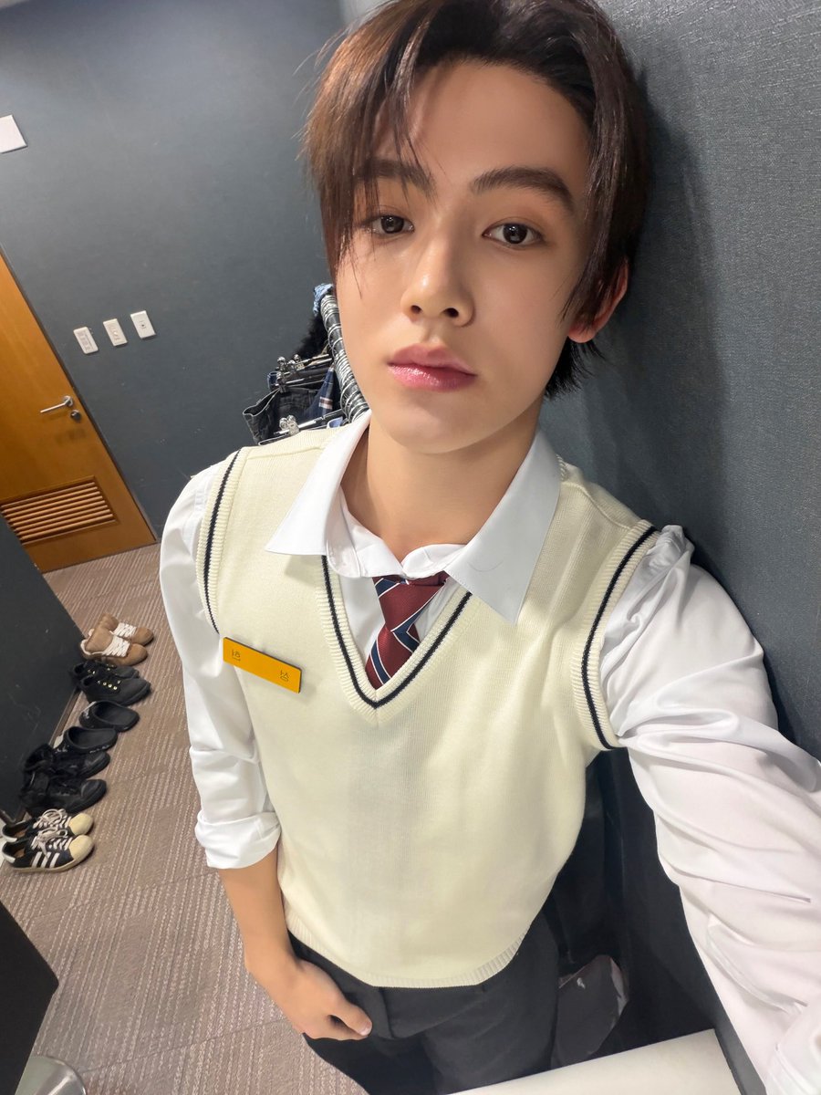 아 개웃기게 씨 대체 이건 무슨 자세지?