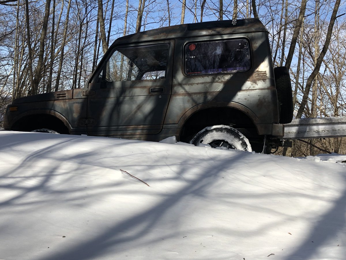 8hatchi's tweet image. ハマりそうでハマらない
少しハマる雪道走行⛄️
#ジムニー #JA11