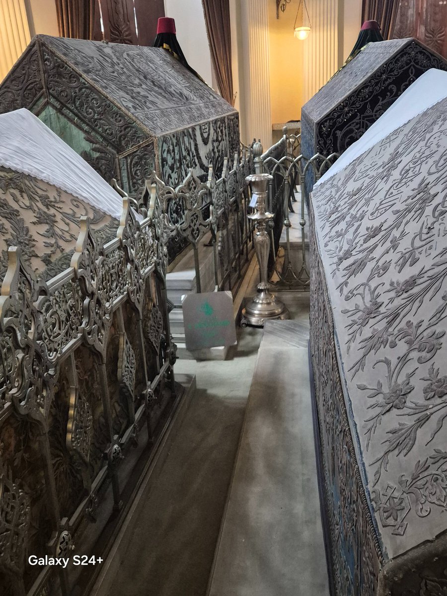 2. Abdülhamid Han'ı anmaktan ziyade ANLAMAK temennisiyle... 
Cennet Mekan Sultan  Abdülhamid Han Hazretlerini vefatının 108. sene-i devriyesinde rahmet ve minnetle yad ediyoruz.. 🤲

Rabbim ondan razı olsun.