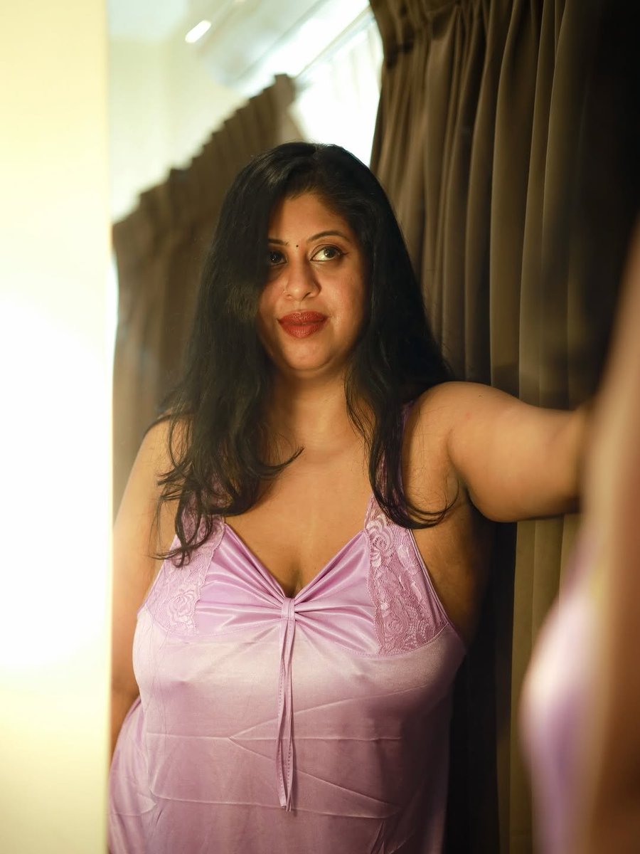 YaminiReddy_'s tweet photo. The reason why men love aunties https://t.co/barj4LV2jJ