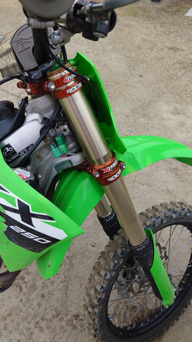 OHしたてのサスって麻薬級に気持ちいいのよ😂

ユニサスでおなじみの、ギアーズさんありがとう御座います！

ストック仕様でのOHもバリバリやってくれますよ👍

ストック状態のサスでも、キッチリ整備して合わせ込んでやれば初心者には使い切れん性能ですよ

やっぱ24は音がええなぁ〜(笑)