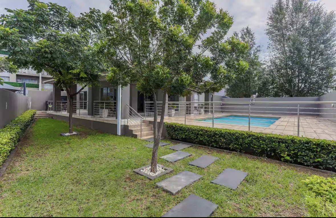 LouLDN_'s tweet image. Luxury 3-bedroom Airbnb in Broadacres, Fourways🇿🇦

Sleek, secure &amp;amp; perfectly located in the suburbs of Johannesburg. Designed for stylish stays. Book your escape. #LuxuryStay #Fourways #AirbnbJoburg