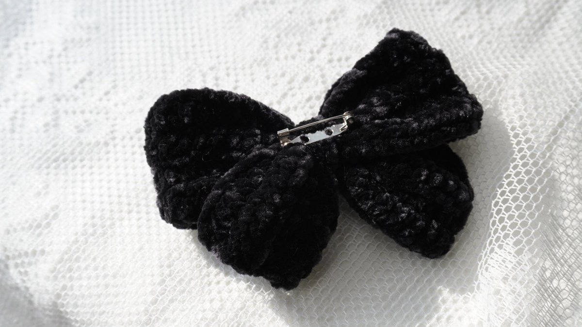 mofumofusekai's tweet photo. リボンブローチ🎀

#ハンドメイド #かぎ針編み https://t.co/HXd0qNj1SJ