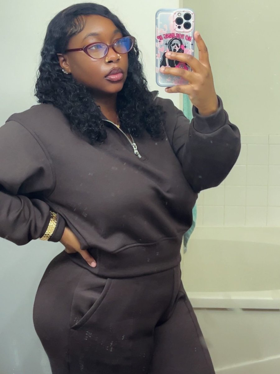 A S H L E Y 🩶 tweet media