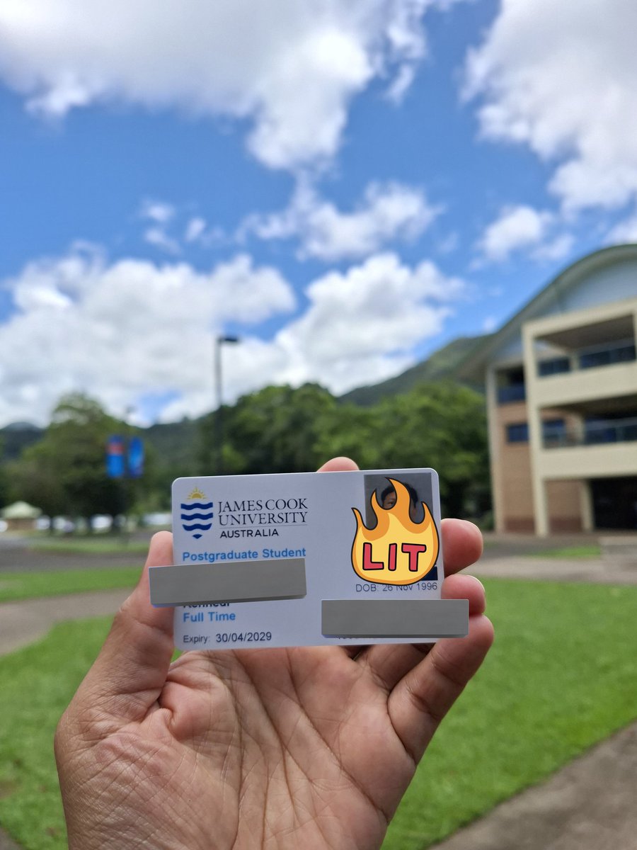 padiing's tweet photo. D123: officially a postgraduate student!!
I still can’t believe I made it, this is just the beginning.
this post will be my last one from my unemployment era (123 days 😅✌️).

wish me luck as I enter my study era!! https://t.co/MDpnj254X1