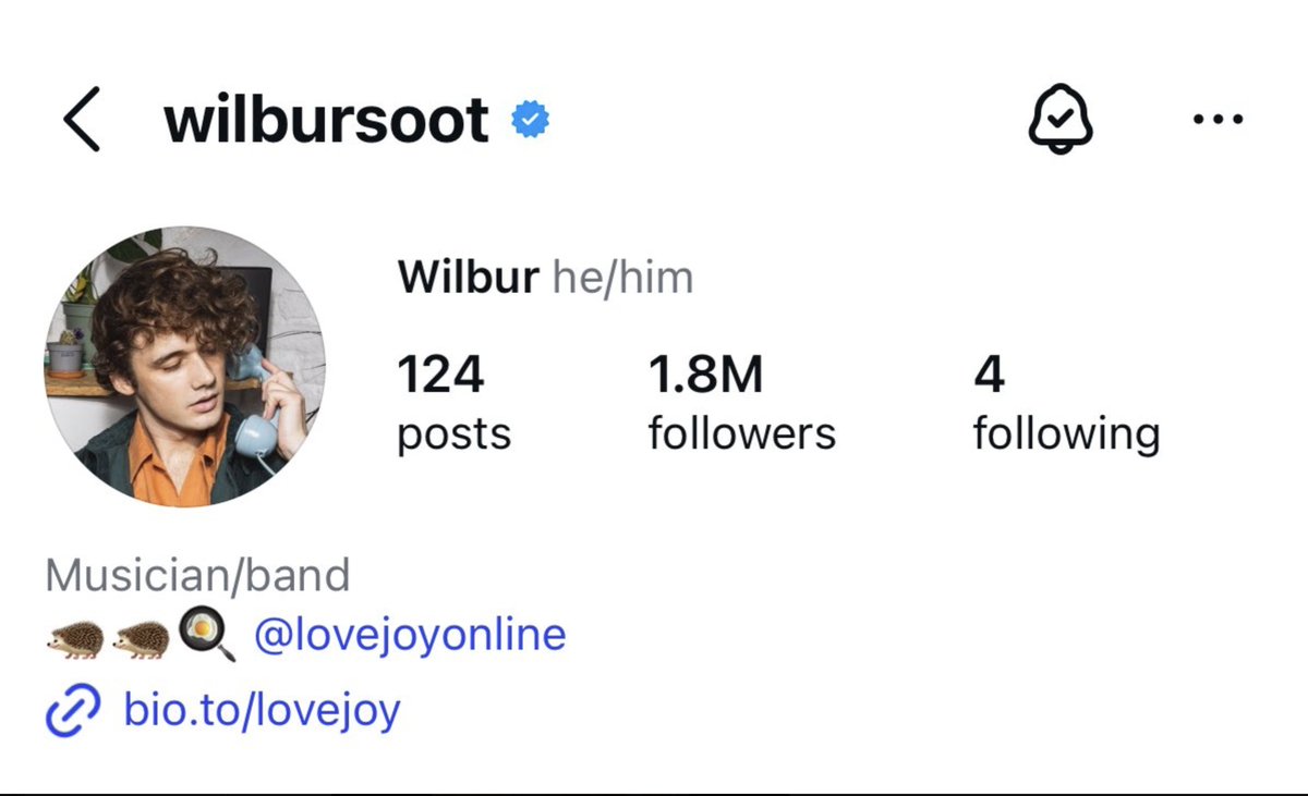 𝓢𝓽𝓻𝓪𝔀𝓫𝓮𝓻𝓻𝓲 has blood in the water tweet media