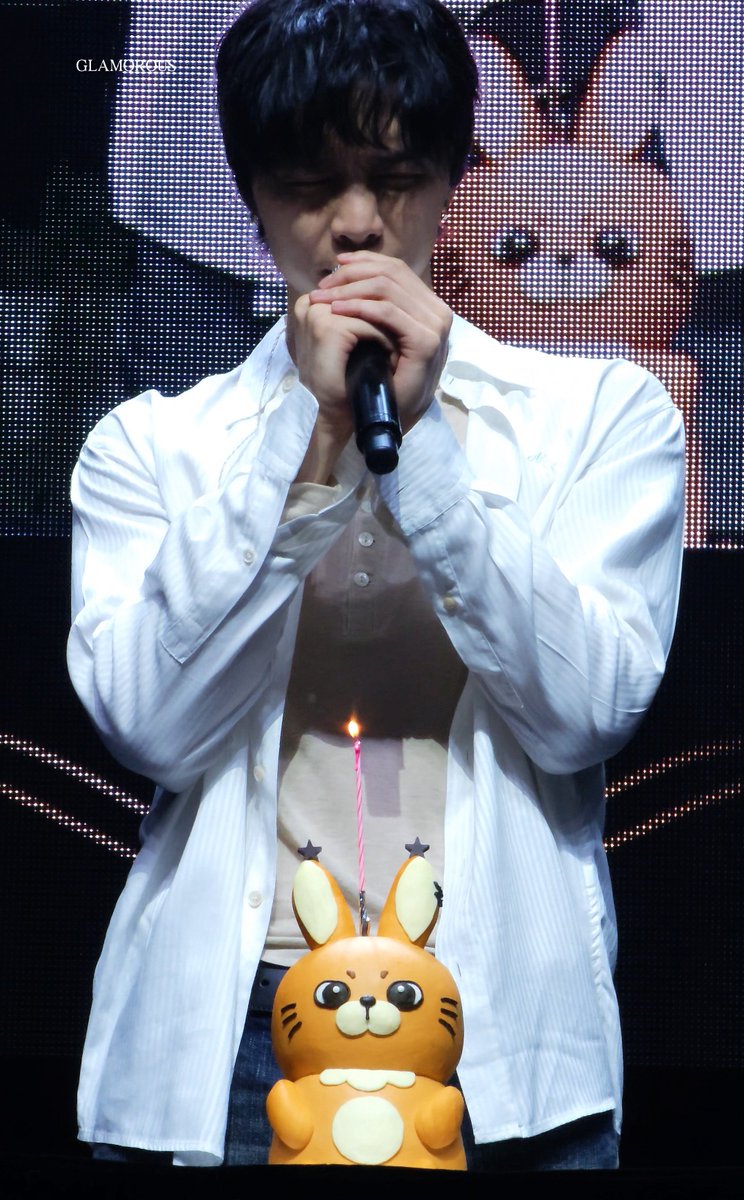 GLAMOROUS tweet media