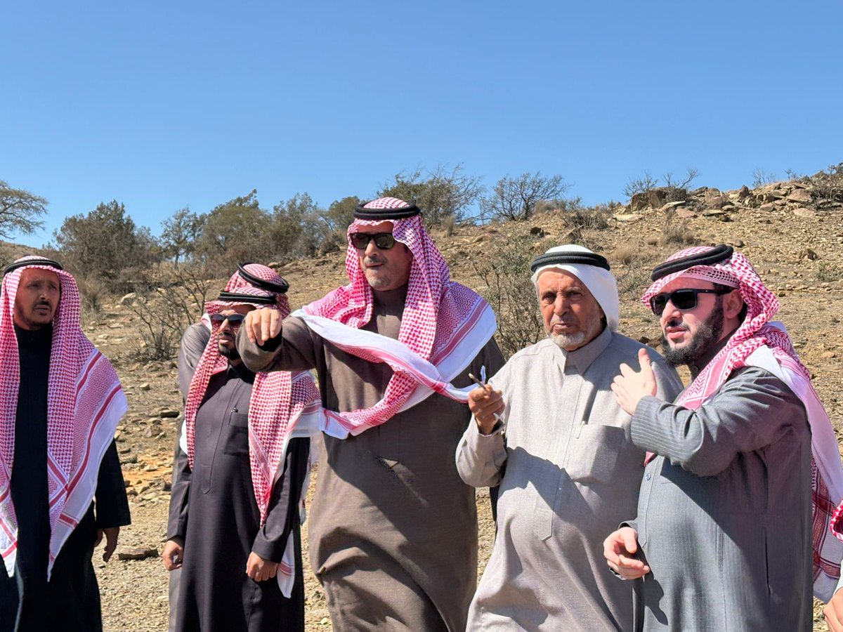 قام سعادة محافظ المندق وسعادة رئيس البلدية ومدير مكتب البيئة والمياه والزراعة يوم أمس الأثنين 21-8-1447 بالوقوف على موقع مدينة اللوز بدوس ، نشكر لهم هذه الزيارة وهذا الاهتمام الغير مستغرب ، وابدوا توجيهاتهم ووعدوا بتذليل جميع الصعاب في سبيل إنجاح هذا المشروع الزراعي الكبير .