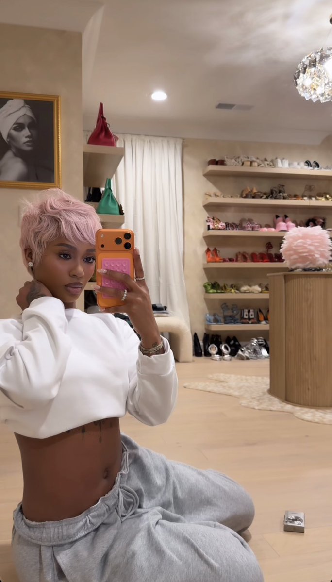 GloriDayzEra's tweet image. Dess Dior is just insanely gorgeous.