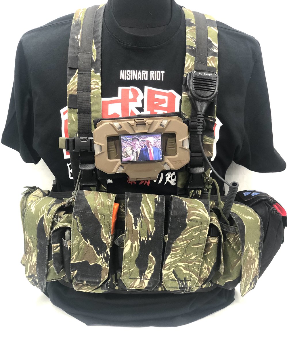 Papi_ElGato's tweet photo. EightyFourChestRig 2.0

 #KommandoStore https://t.co/PmIfaQNRgU