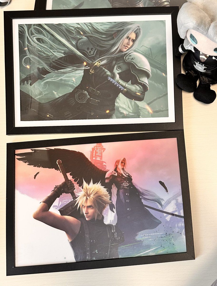 今回のクリアファイル、半円にカットされている部分が裏側になってる