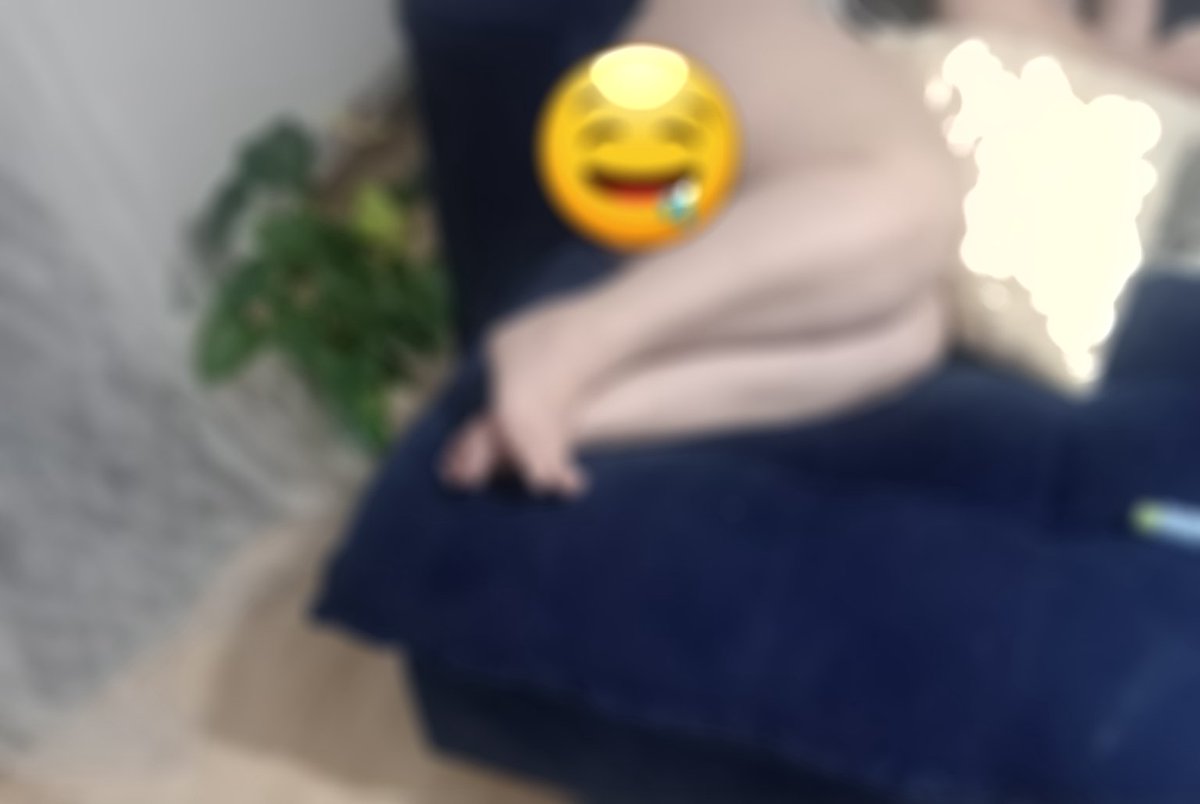 Brapetite34's tweet photo. Cuckold, feet and dom energy…
Exhibited, provocative, and my husband loves to show me off and watch me be desired.

Dirty looks, bold poses, and fetishes without shame.
If this is your game… the link in my profile is waiting. 😈
#cuckoldçiftler #feetfetısh https://t.co/BSxiqMyHhr