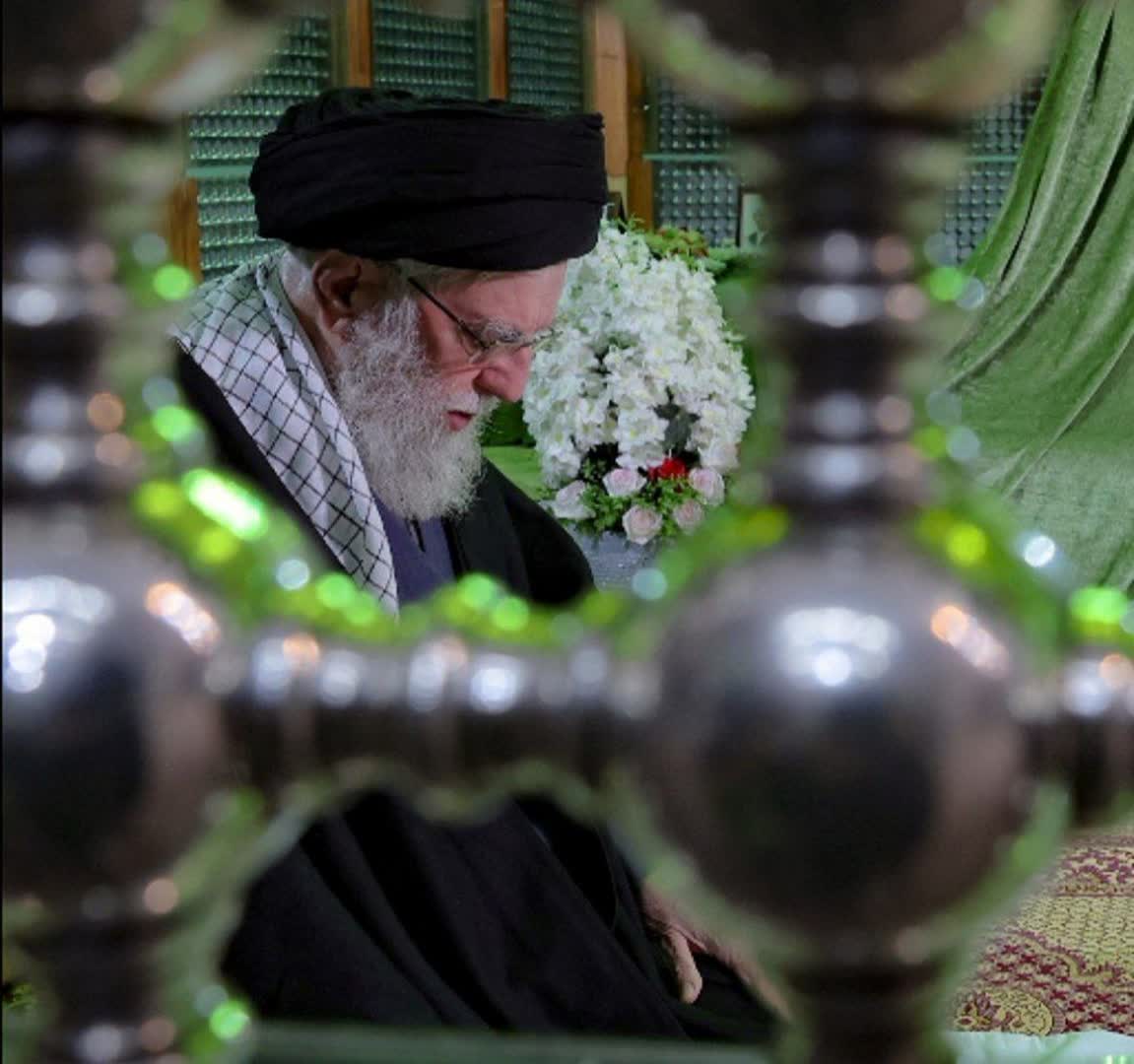 اگر دشمن مأیوس نشود، 
یک ملّت در معرض آزار 
و اذیت قرار میگیرند. 
بایددشمن‌رامأیوس‌کرد.
#روز_یأس_دشمن
#تجدید_پیمان