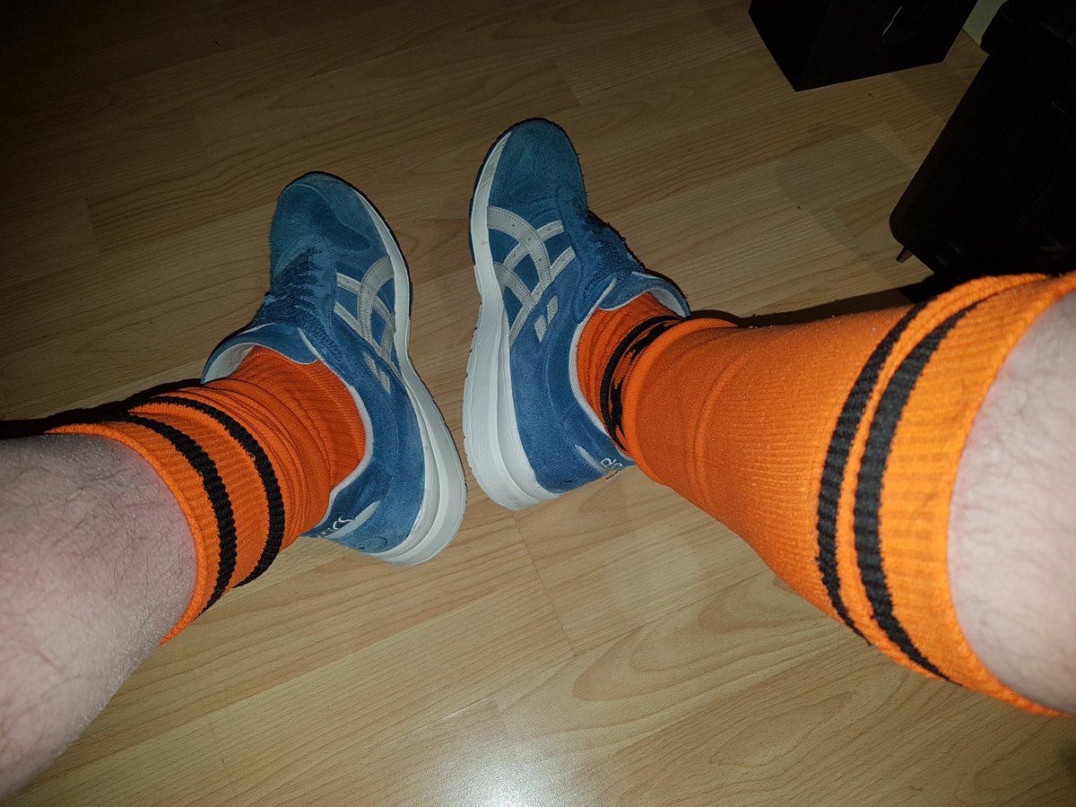 jackcla30696913's tweet photo. #footysox #orangesocks #gay https://t.co/QBpnbphJTN