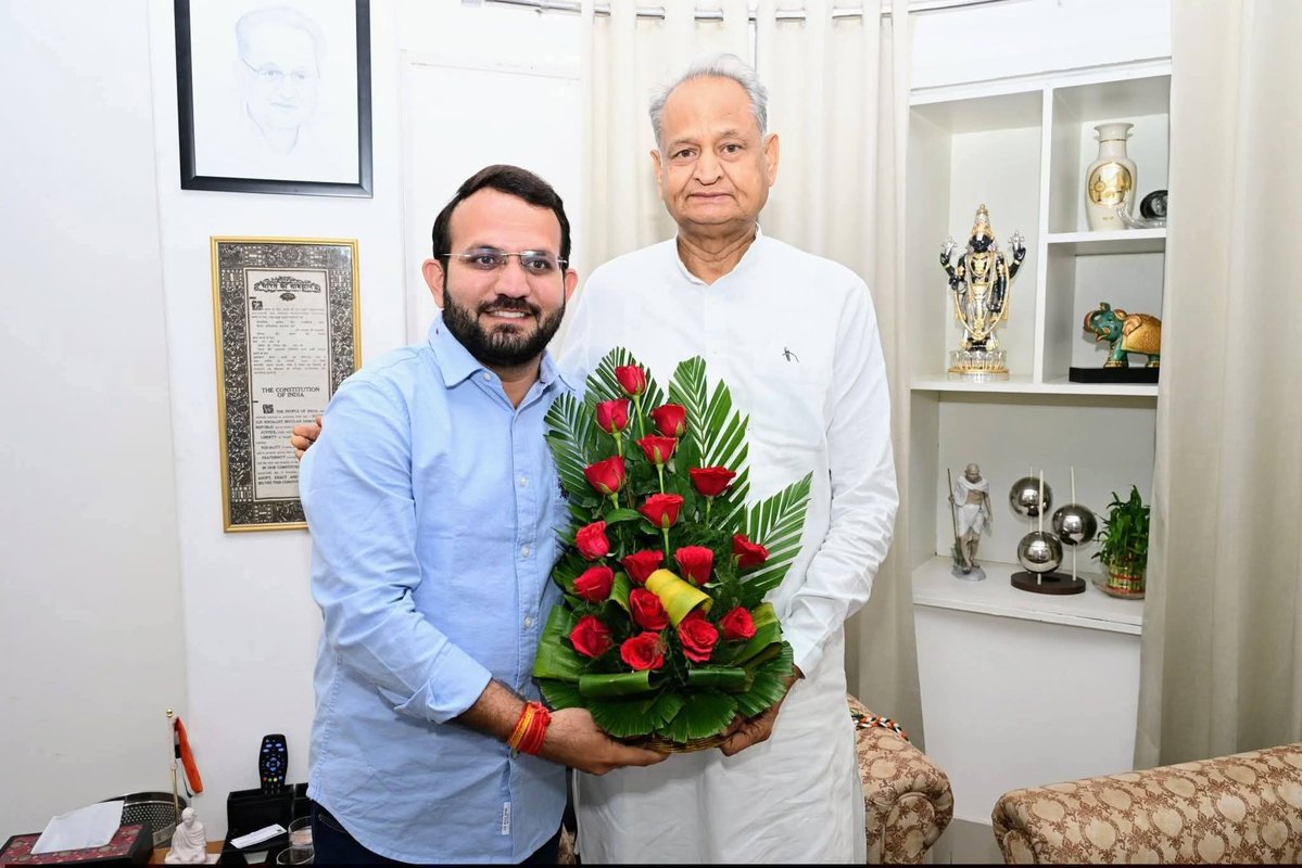 जोधपुर NSUI जिलाध्यक्ष भाई <a href="/DrBabluSolanki/">Dr.Bablu Solanki saini</a> जी को जन्मदिन की हार्दिक बधाई एवं शुभकामनाएँ🎂🎂🎉🎉
 ईश्वर आपको उत्तम स्वास्थ्य एवं दीर्घायु जीवन प्रदान करें ।🎂🎂🎉🎉🙏🙏
<a href="/DrBabluSolanki/">Dr.Bablu Solanki saini</a>