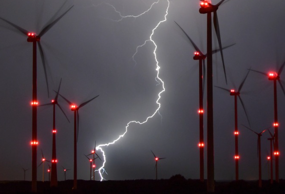 ChrisSandstrom's tweet image. Trots miljardskulder kvar är det ingen som bryr sig om konkursen för Aldermyrberget vindkraft. 

0 anställda, anonyma pengar, anonymt ägande. Symptomatiskt för vindkraften i Sverige. 

Konkursen blir därför en axelryckning:
affarsvarlden.se/artikel/sandst…