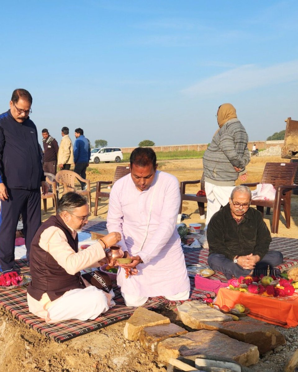 bioficspvtltd's tweet photo. Bhoomi Pujan marks the start of a new bio-cbg project in Madhya Pradesh — shaped by on-ground experience, disciplined execution, and systems designed to perform beyond commissioning. At Biofics, we turn waste into bio-energy. #biocbg #biofics https://t.co/lBtCfhql7v