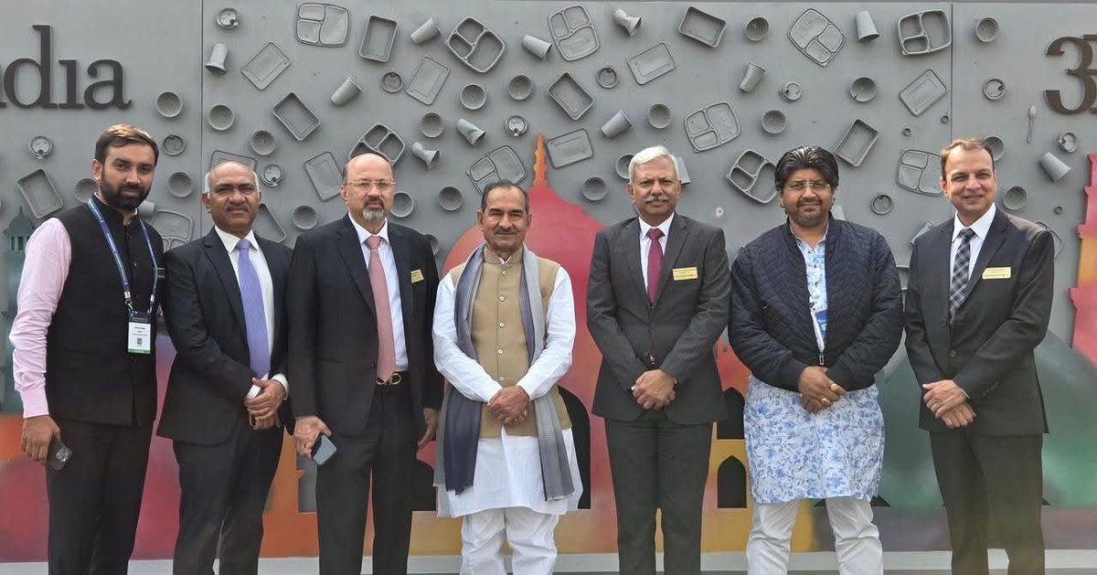 madanrrathore's tweet image. प्रगति मैदान (भारत मंडपम), नई दिल्ली में आयोजित विश्वस्तरीय Plastindia Expo 2026 में प्लास्टिक उद्योग की आधुनिक तकनीकों और नवाचारों को देखने का अवसर मिला।
.
#Plastindia2026 #PlasticIndustry #Innovation #Sustainability #BharatMandapam #NewDelhi