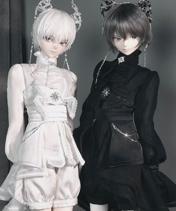 入荷情報】 DOLK SELECTより、60cmドール用ドレス『ゴシックレース