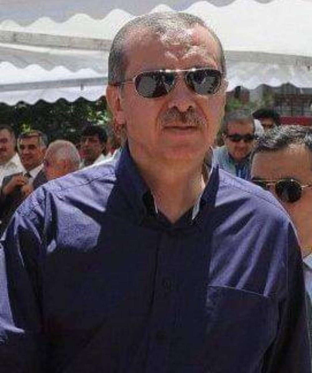 1 milyar dolara Türkiye’yi IMF’ye esir edenler, bugün “ülkeyi kurtarmaya geliyoruz” diyorlar :))

Ha bu arada: IMF’ye olan 23,5 milyar dolarlık borcunuzu da Erdoğan ödedi.

10 defa aday olsa yine kazanır.
Çünkü bu millet, ülkenin geçmişini çok iyi biliyor.