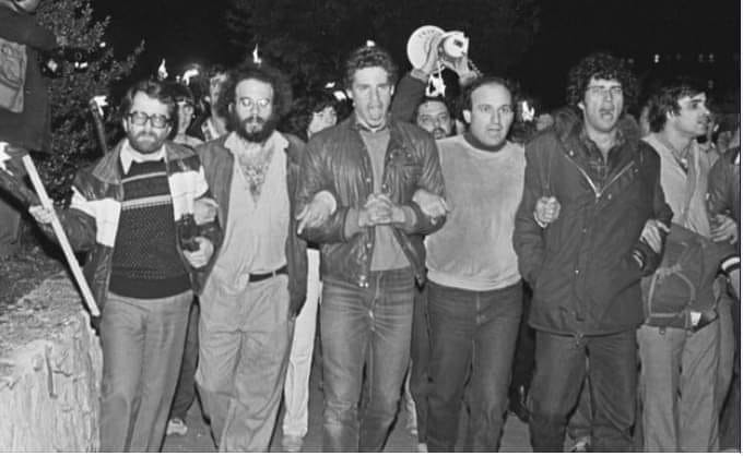 ה-10/2 יהיה תמיד היום בו אני זוכרת ומזכירה את אמיל גרינצווייג.
43 שנים - לא שוכחת, לא סולחת, חוששת מתמיד. מאד מאד חוששת.
