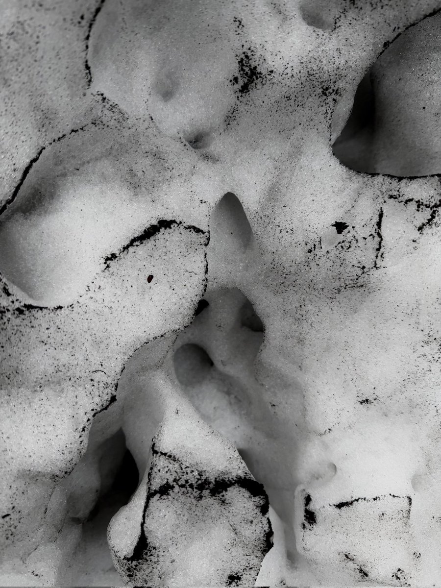 vintiga's tweet image. Dirty Snow

#DirtSnow #WinterDay #RandomShot #WinterDay #Downtown #DowntownStLouis #StLouis #WalkAbout #PhotographyIsArt #Photography #Outside #ColorEdit #ColorPreset #ShotOniPhone #iPhone #iPhone17 #iPhone17ProMax