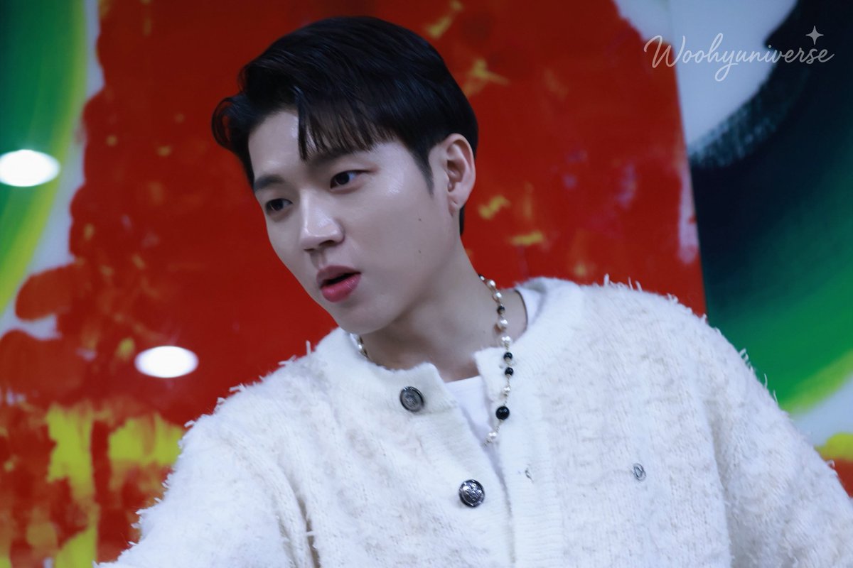 260208 뮤지컬 <슈가> 미팬

하얀 옷 입은 우현이 진짜 예뻐요ㅠㅠ

#남우현 #우현
 #NAMWOOHYUN #WOOHYUN 
#인피니트 #INFINITE