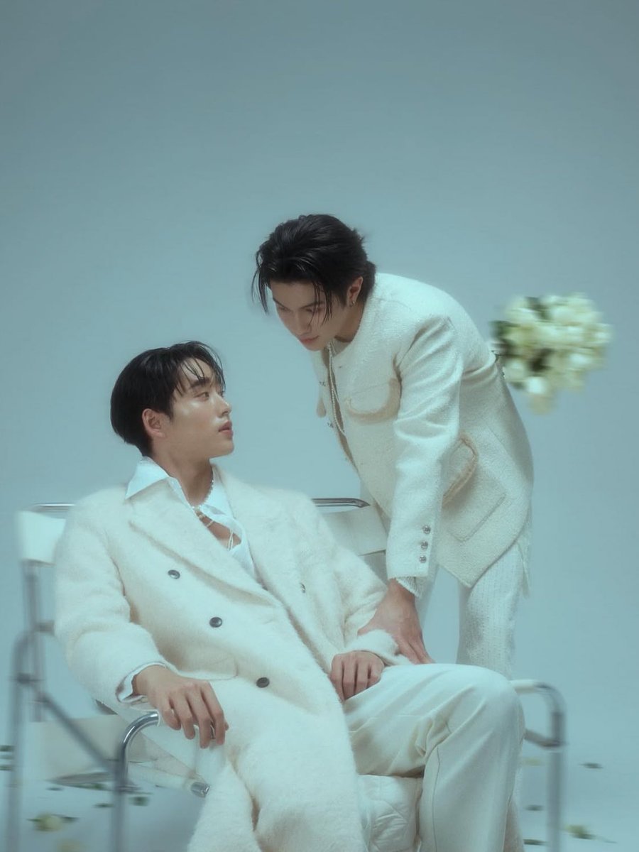 wedding disguised as a valentine photoshoot 🙄