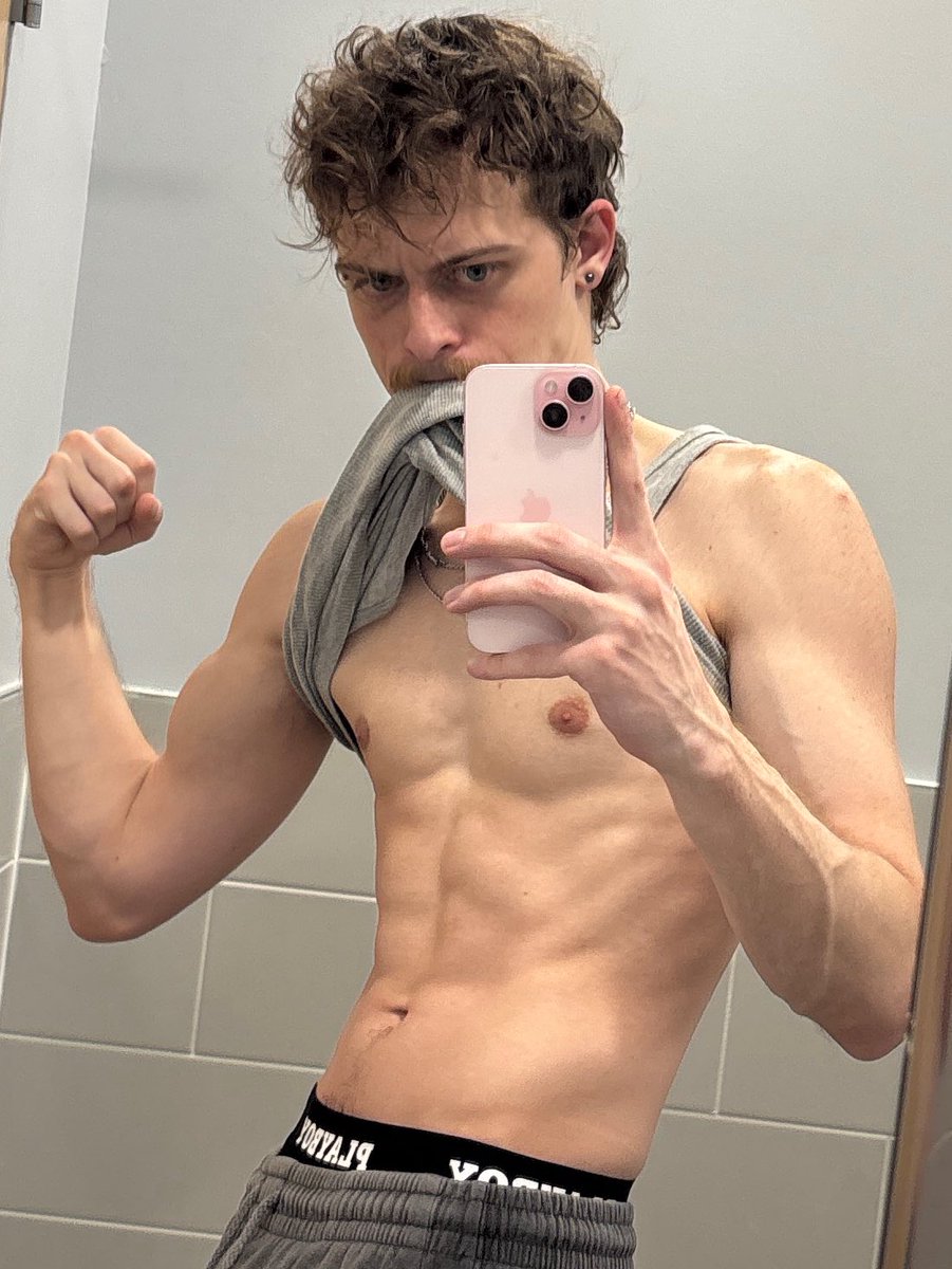 fl_twunk's tweet image. leaving the gym at 12:57 am feels so productive