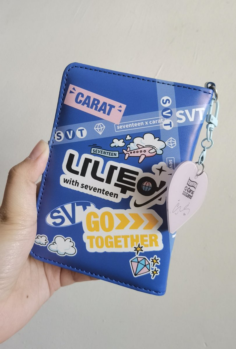madeforwonu's tweet photo. My Miniteen passport holder came home today!! Super cuteee 😭❤️❤️ I've been wanting to buy this since last year pa, buti nalang may extra. Will be using this for my upcoming Japan trip next week 💓

Thank you @jing_cartt for this!🥰 https://t.co/zrCJub5dSB