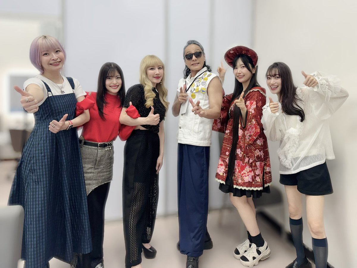 #ANIMONIUM2026 で
ご挨拶させていただいたみなさんと📷

✯Motsuさん
✯小岩井ことりさん
✯茜屋日海夏さん

ありがとうございましたっ

#ASCA
#玉置成実
#halca
#SACRAMUSIC
#แอนิโมเนียม