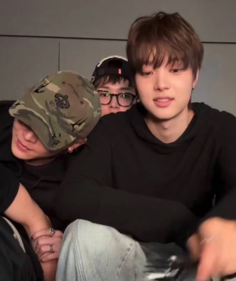 jujuonthetop's tweet image. 제 기준 아빠로운 사진들이요
1: 환상속의?젊은아빠
2: 이게가장의무게야