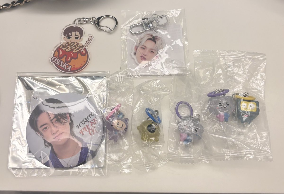 TREASURE パルツ 缶バッチ ご当地アクキー 顔アクキー めじるしアクセサリー

譲 ヒョンソク ジフン ジュンギュ アサヒ
     ドヨン ハルト ジョンウ ジョンファン

求 同種 ヨシ アサヒ

京セラ両日のみの交換です！
お気軽にお声掛け下さい😆