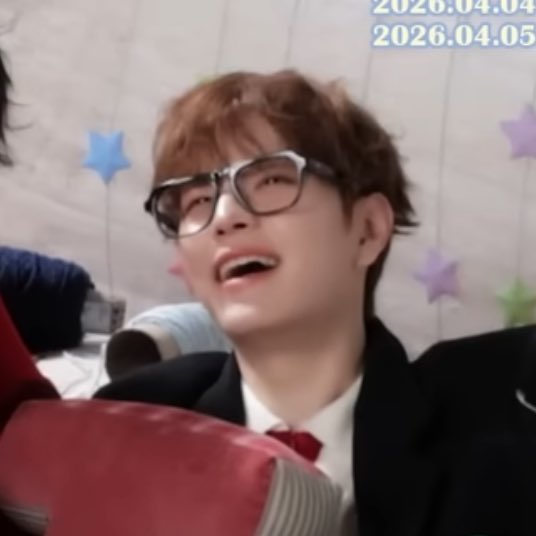 노브 tweet media
